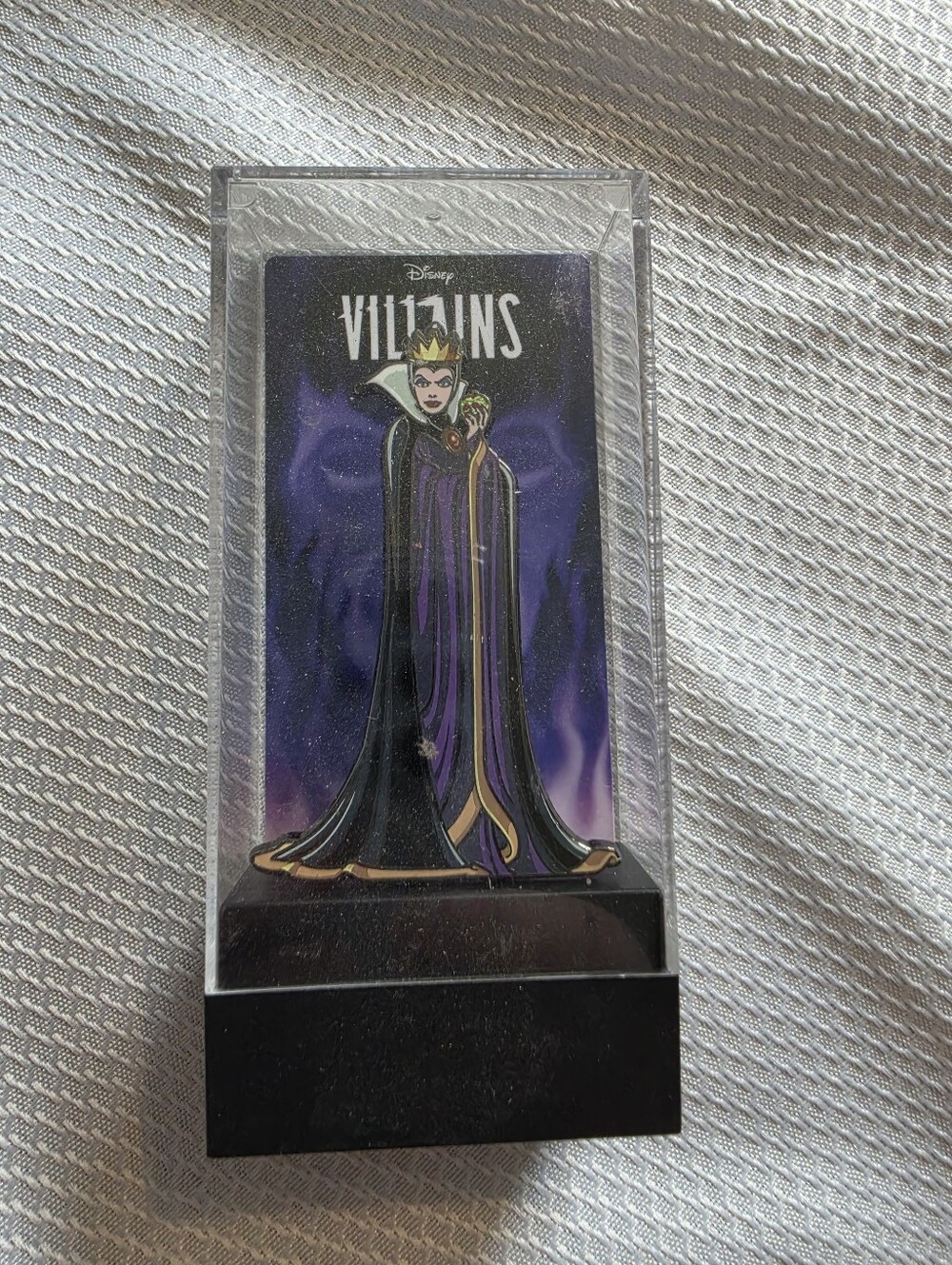 🚨3/30% OFF🚨 Figpin Evil Queen